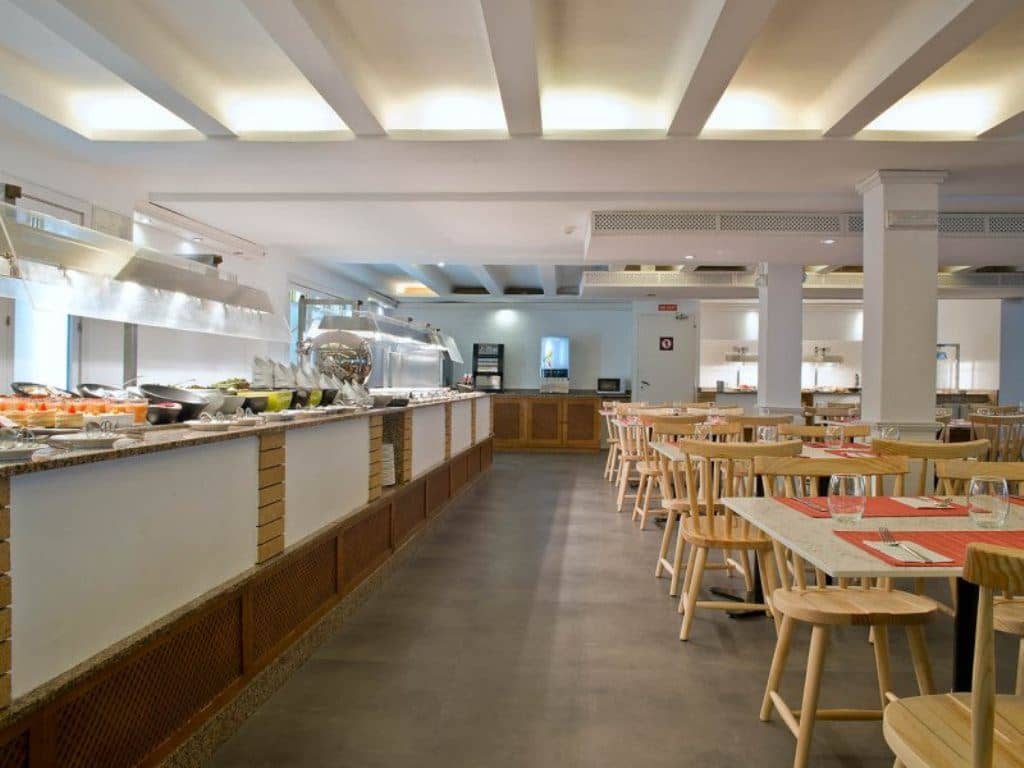 restaurants-restaurant