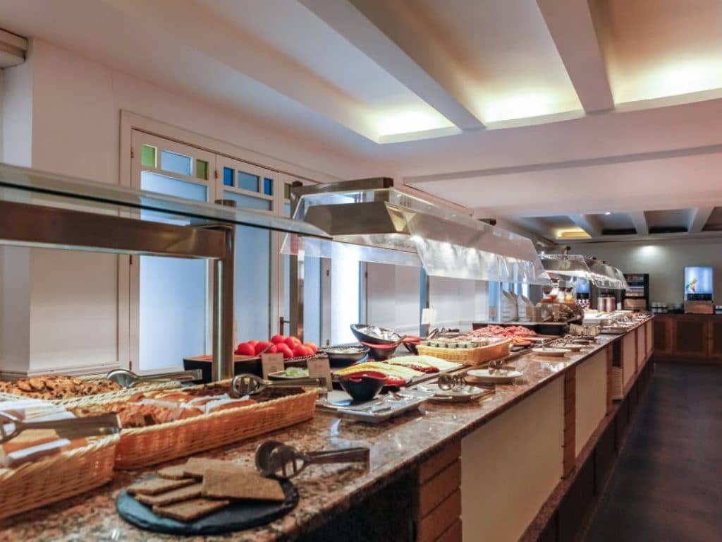 restaurants-restaurant