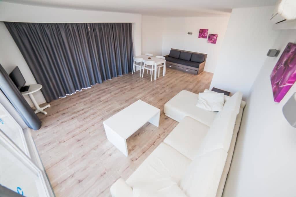 rooms-apartment-2-bedroom-sea-view