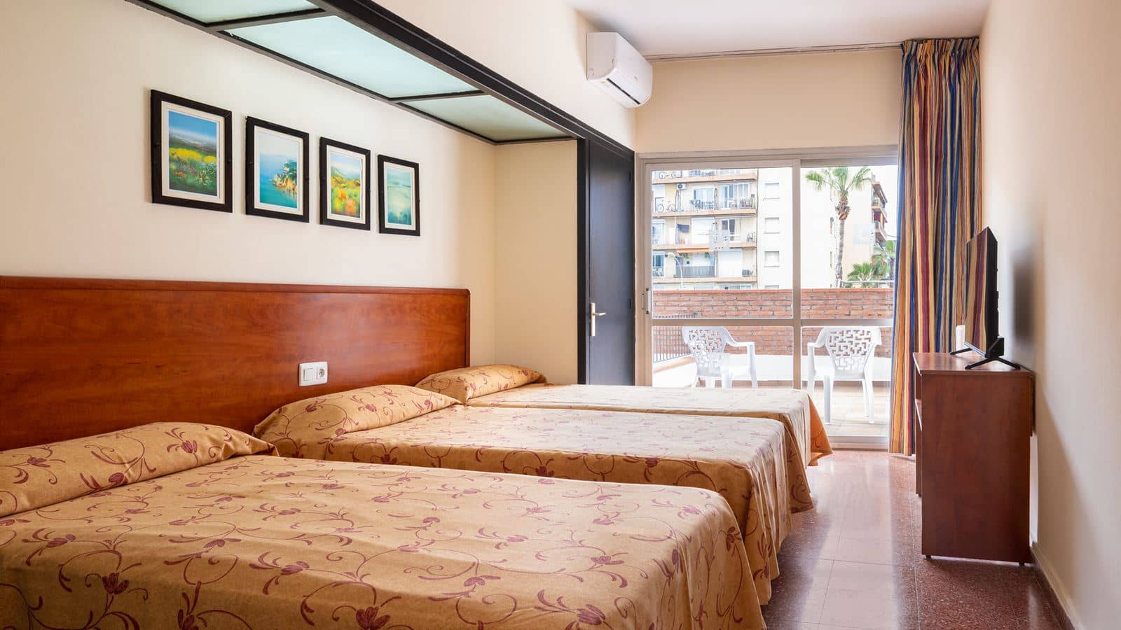 rooms-double-standard-balcony-or-terrace