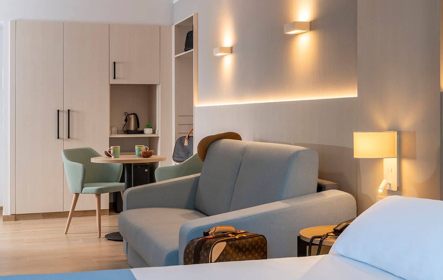 rooms-suite-with-garden-view