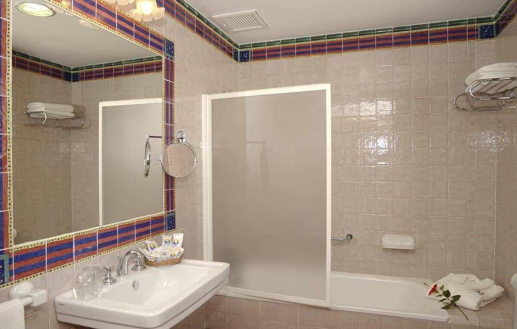 rooms-standard-room