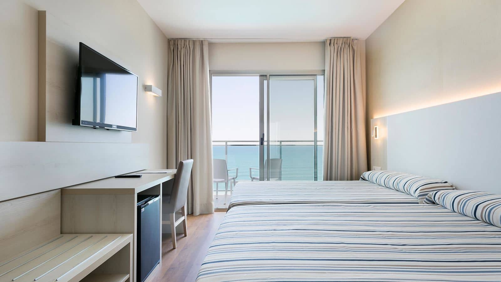 rooms-superior-seaview-with-balcony-or-terrace