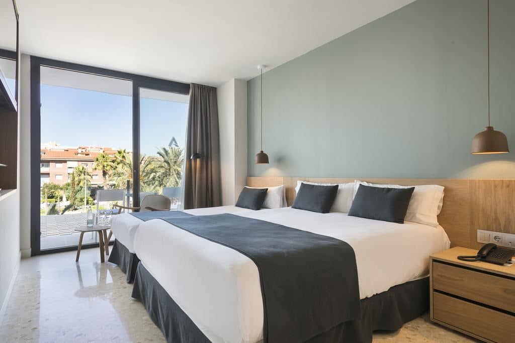 rooms-double-design-room-with-balcony