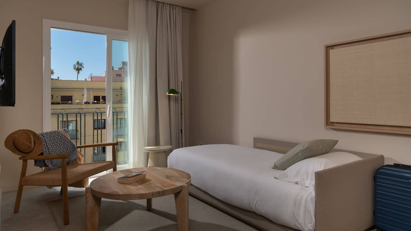 rooms-friendly-room-balcony-or-terrace