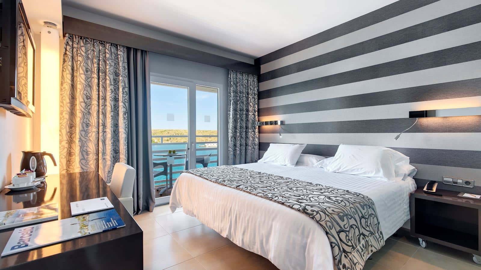 rooms-superior-room-sea-view-balcony-or-terrace