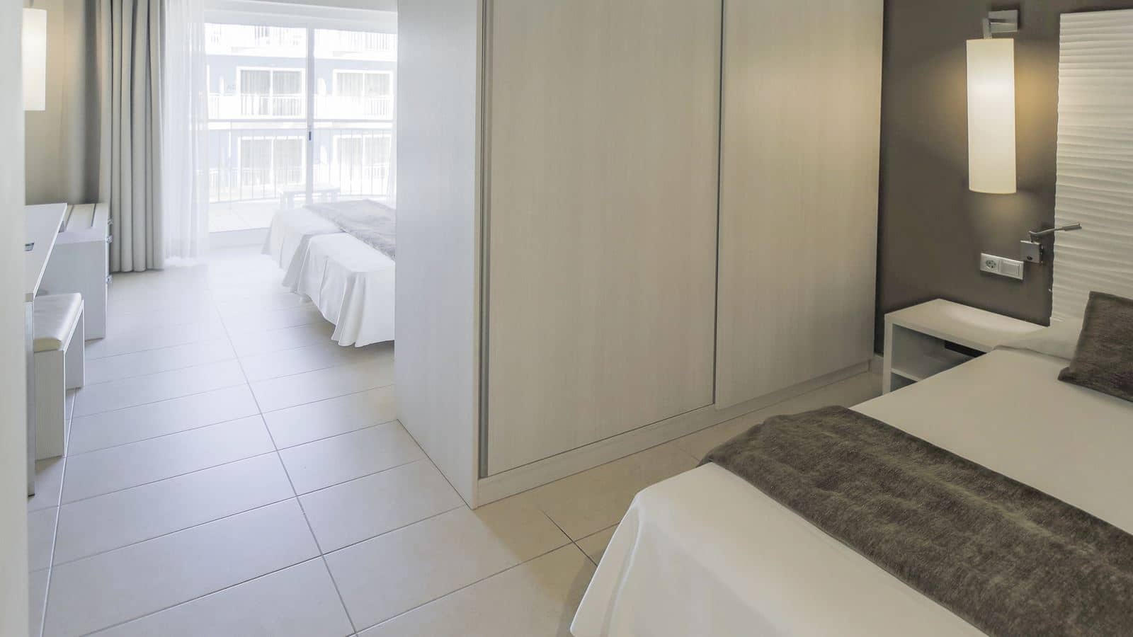 rooms-family-room