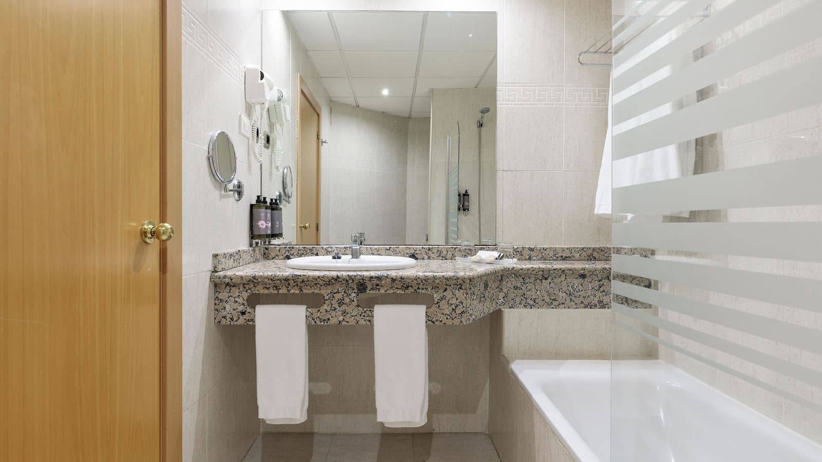 rooms-single-with-chld-balcony-or-terrace