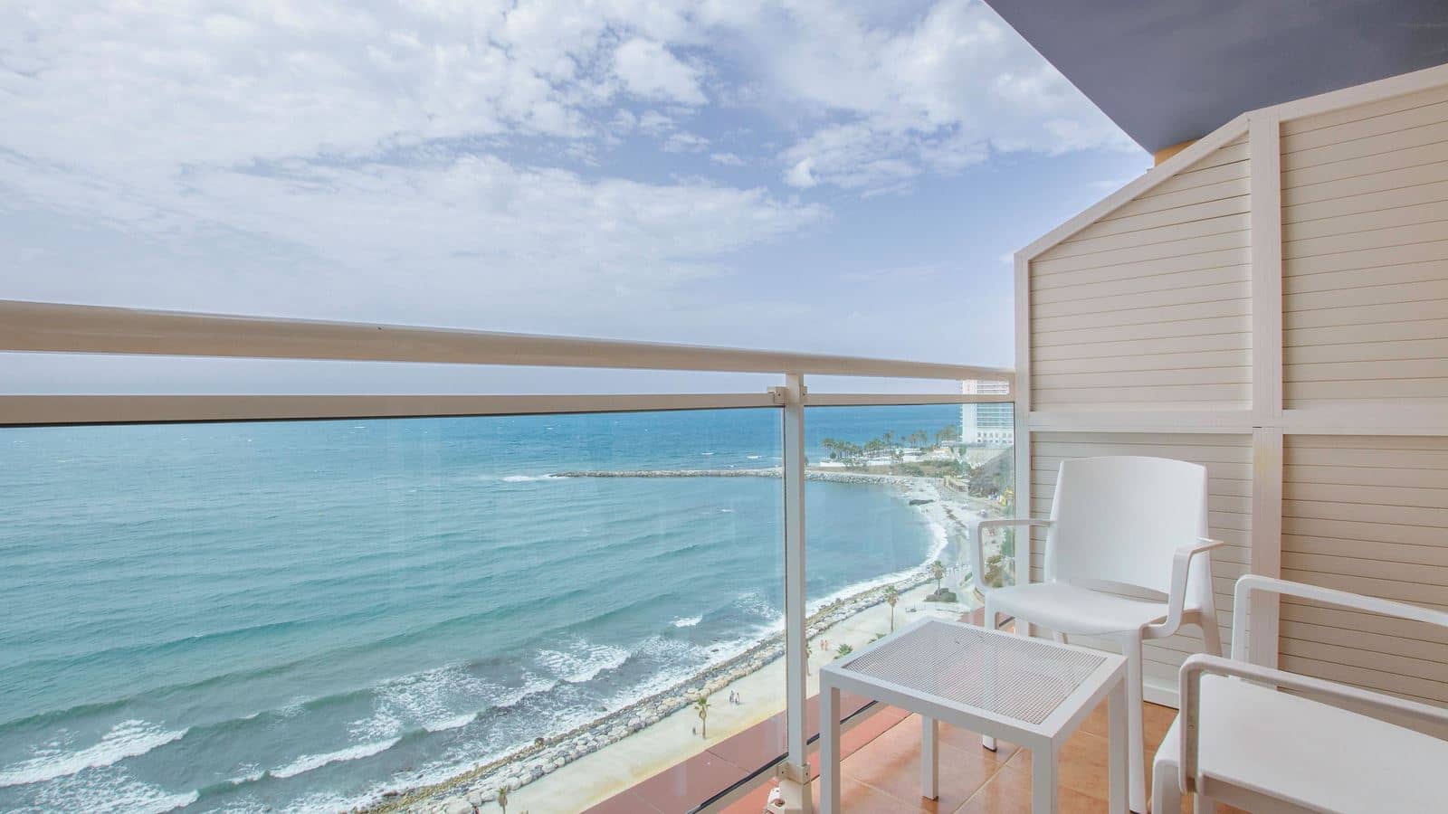 rooms-superior-frontal-sea-view