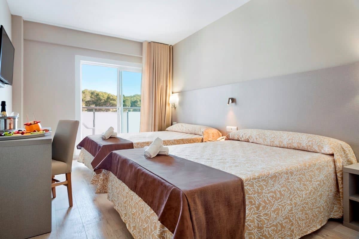 rooms-standard-room