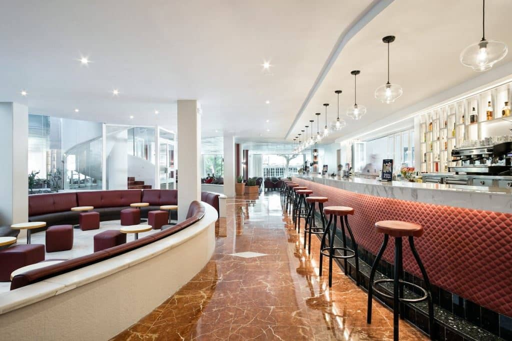 bars-main-bar