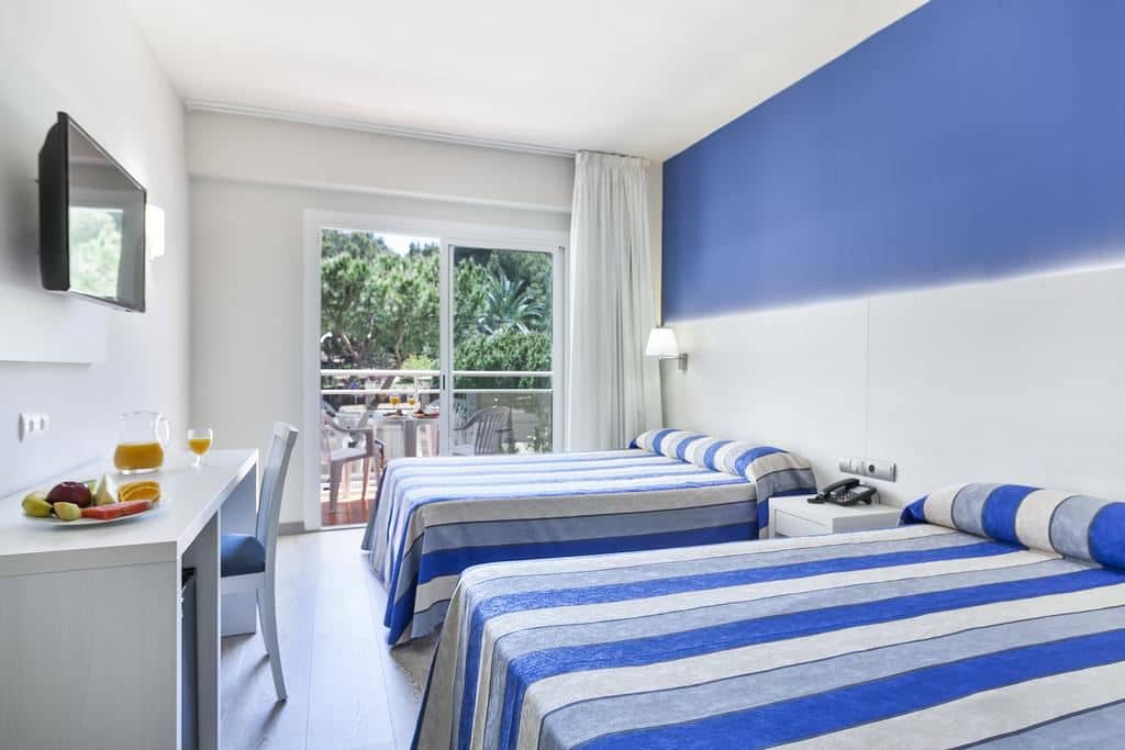 rooms-standard-room-balcony-or-terrace