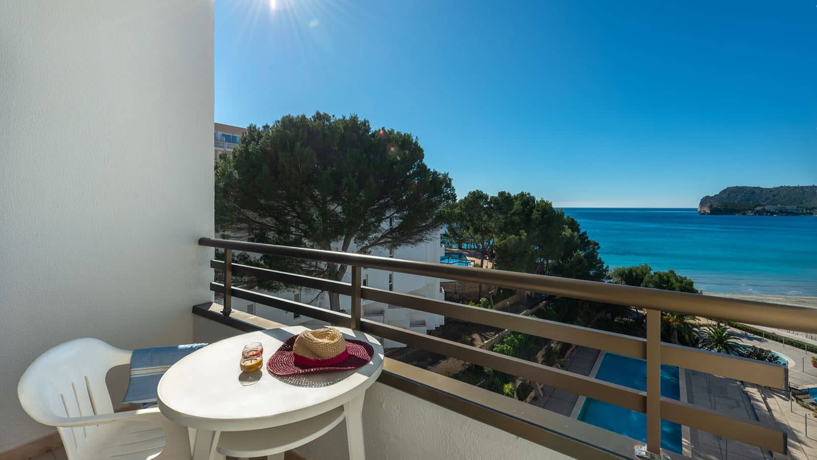 rooms-single-balcony