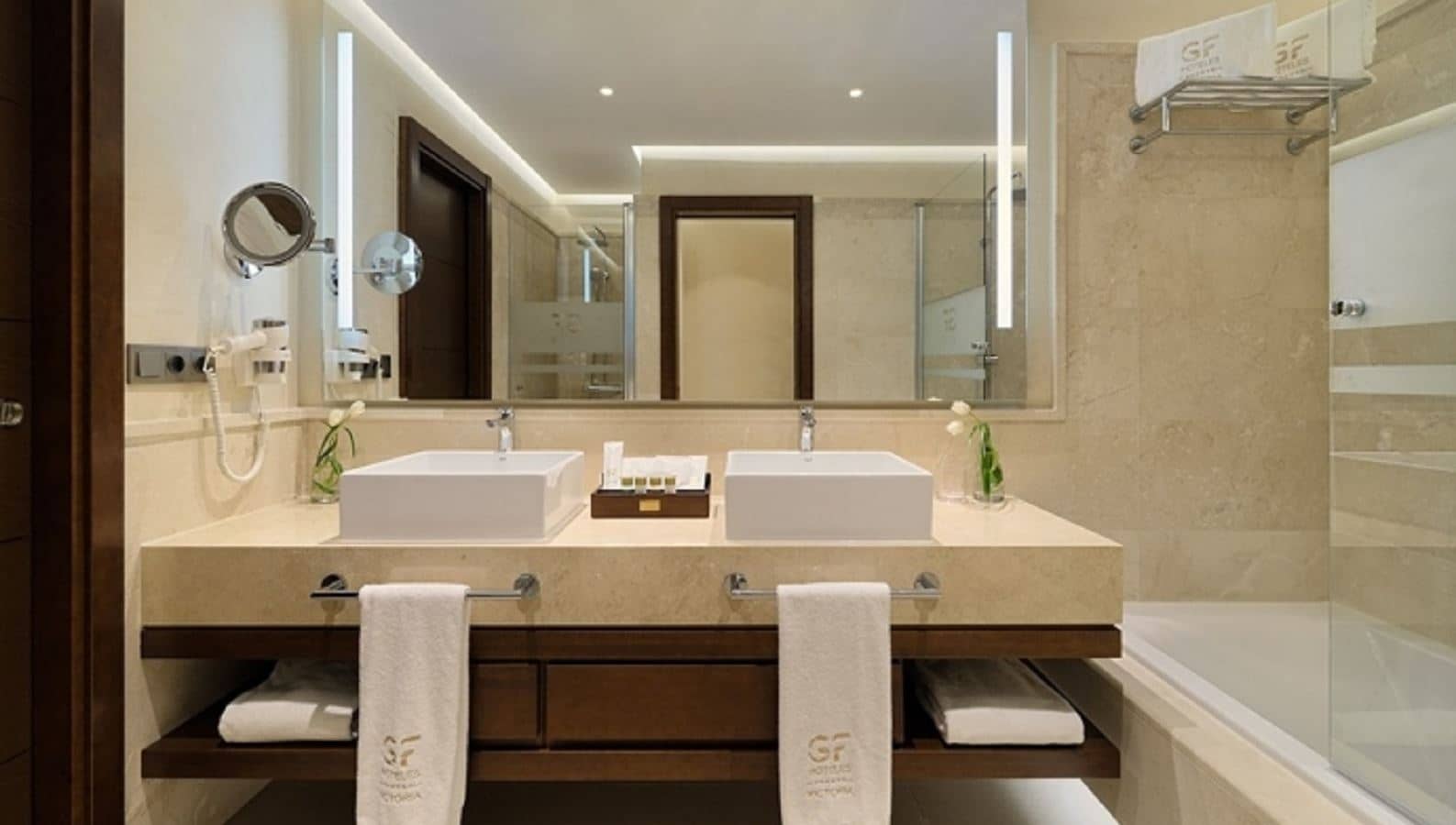 rooms-harmony-suite-balcony-or-terrace