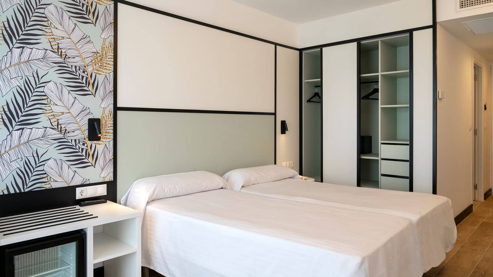 rooms-standard-room-balcony-or-terrace