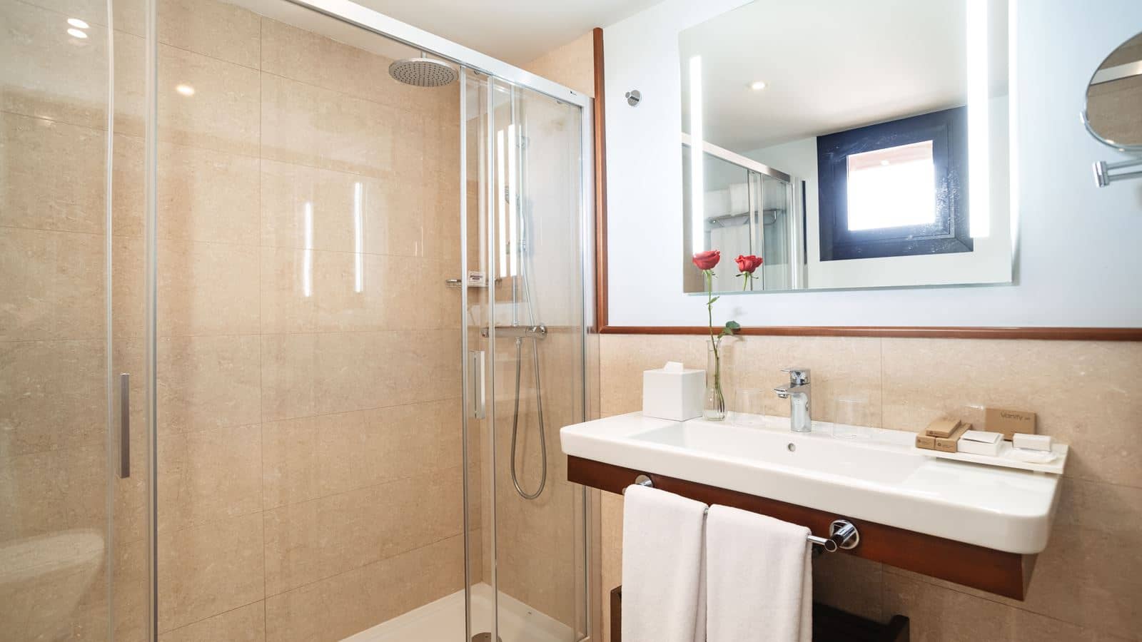 rooms-juior-suite-sea-view-front-preffered-club