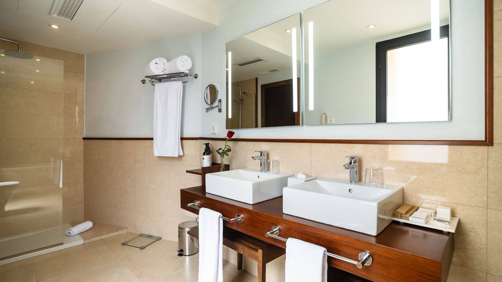 rooms-suite-sea-view-preffered-club