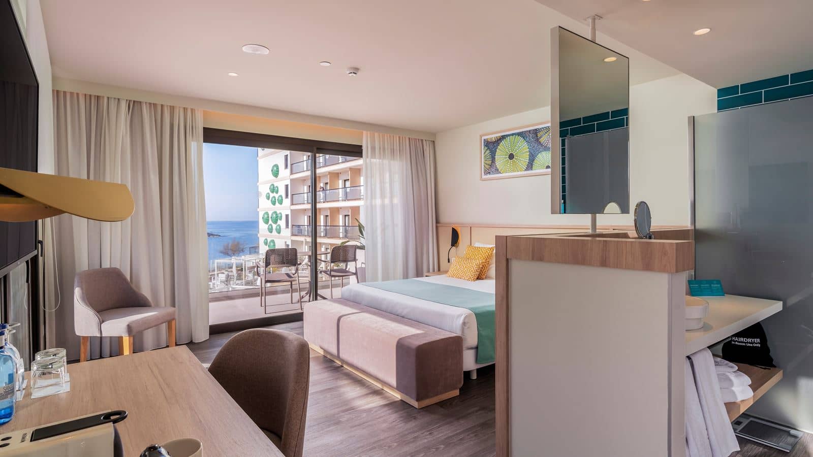 rooms-my-favorite-club-double-seafront-with-balcony