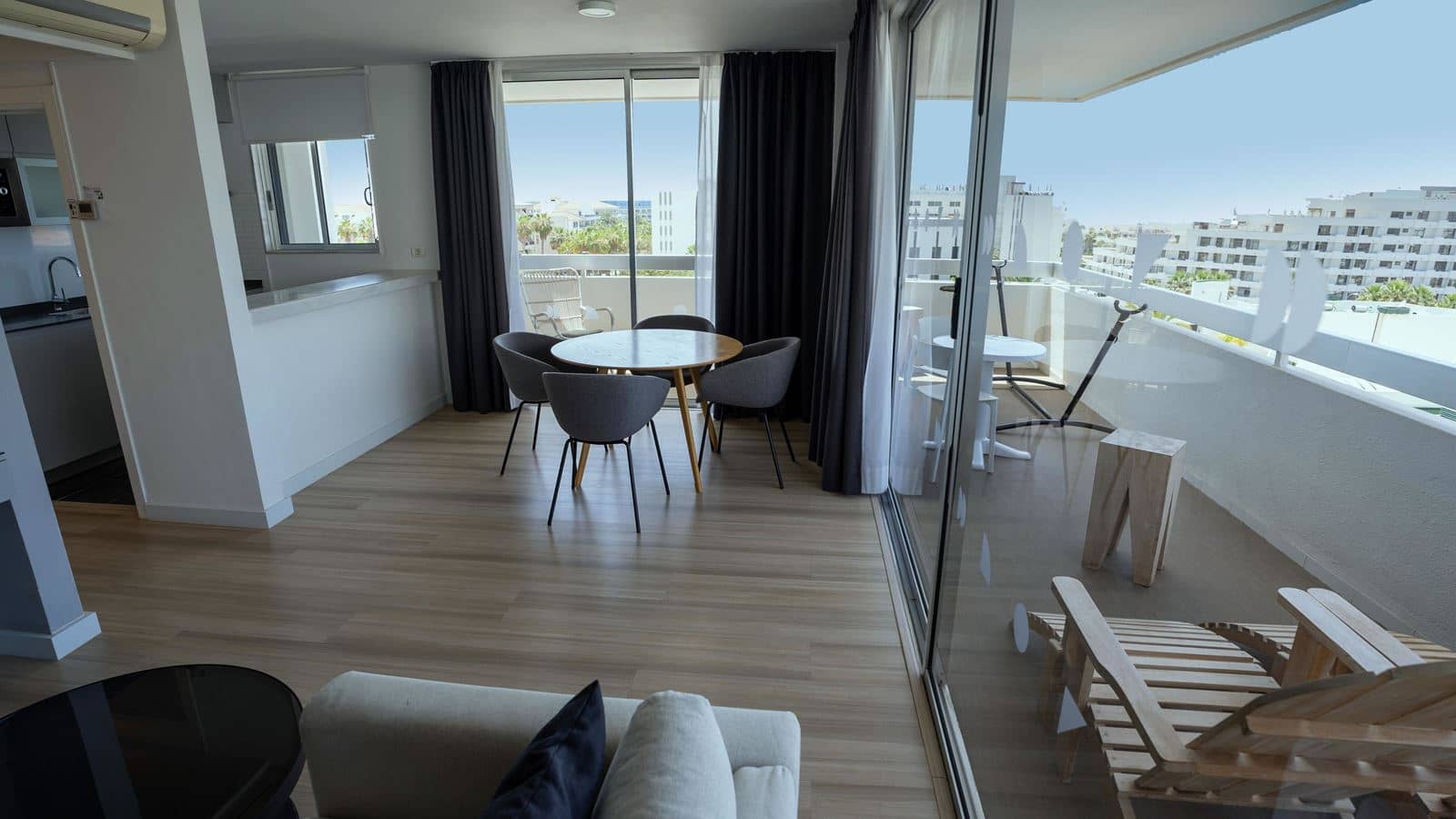 rooms-suite-standard-classic-balcony-or-terrace
