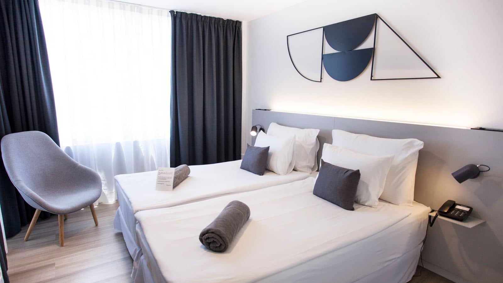 rooms-suite-sea-view--balcony-or-terrace