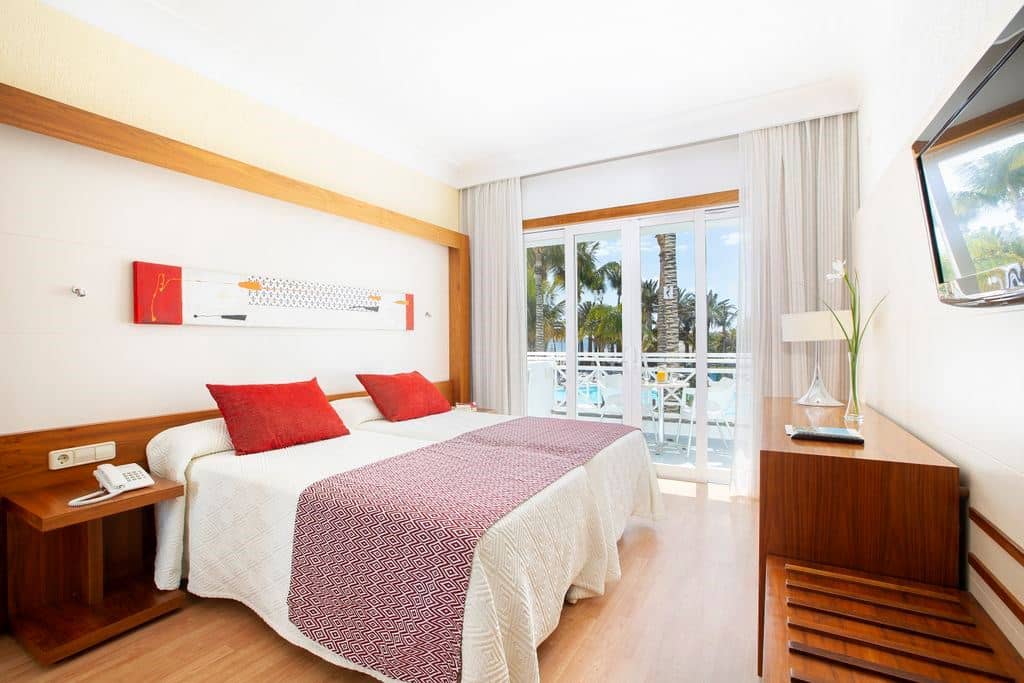 rooms-double-economy-balcony