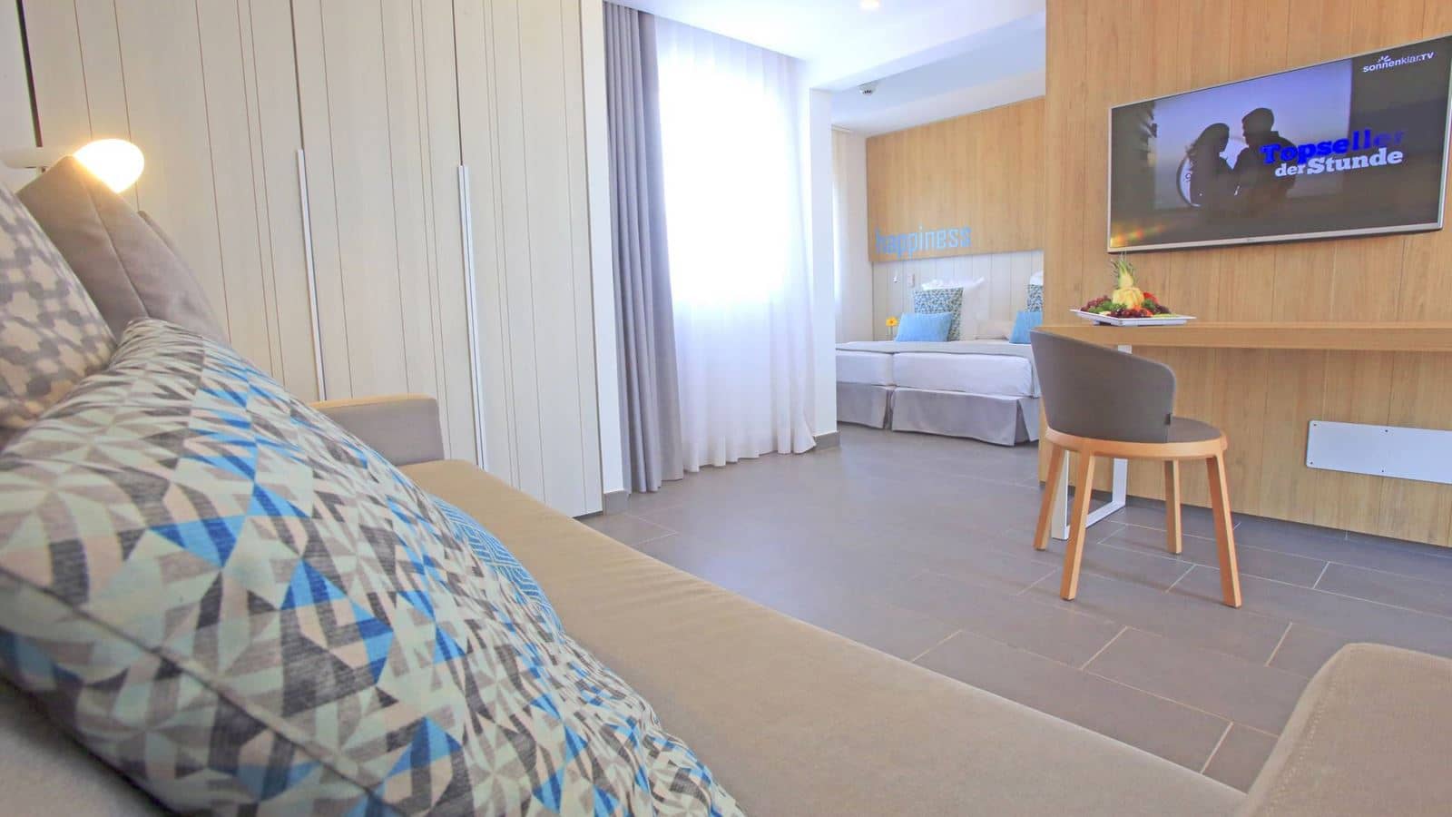 rooms-2-bedroom-standard-suite-balcony-or-terrace