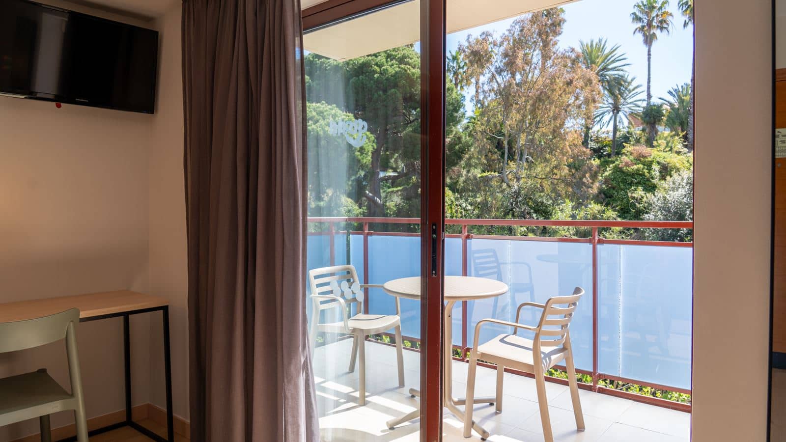 rooms-double-standard-room-balcony-or-terrace