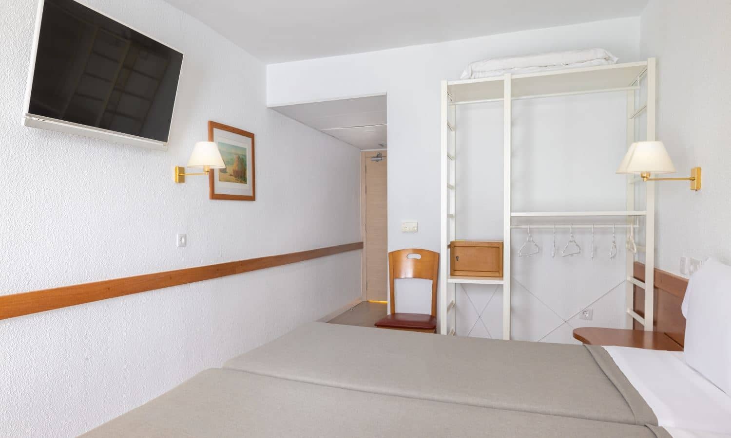 rooms-twin-room