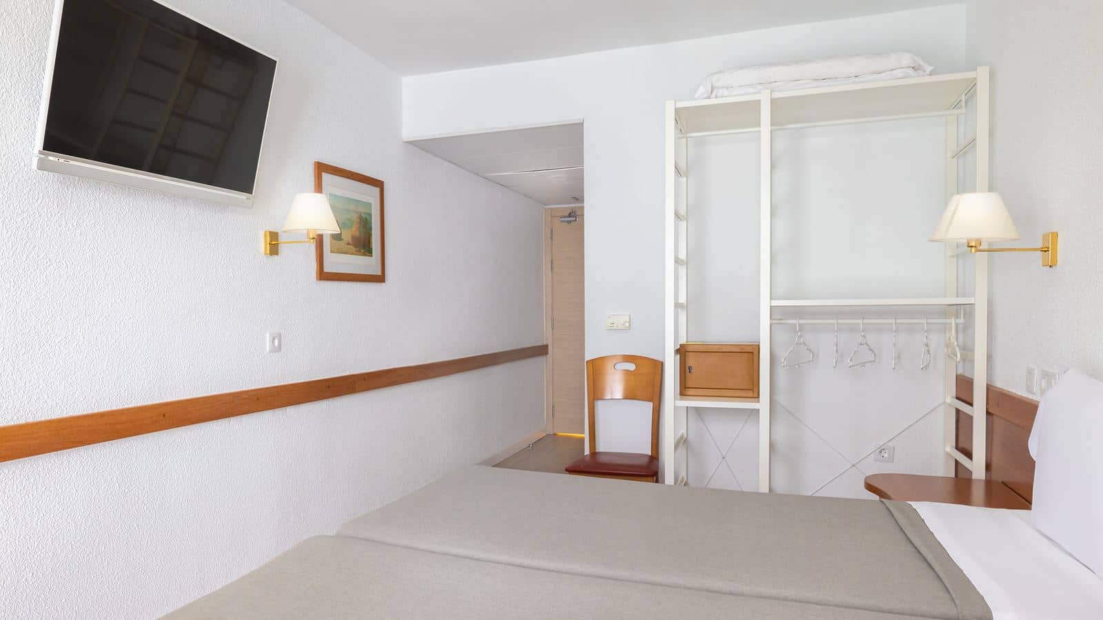 rooms-pool-view-room