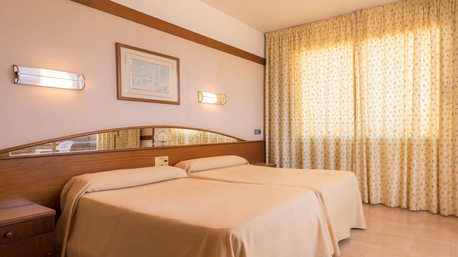 rooms-quadruple-room