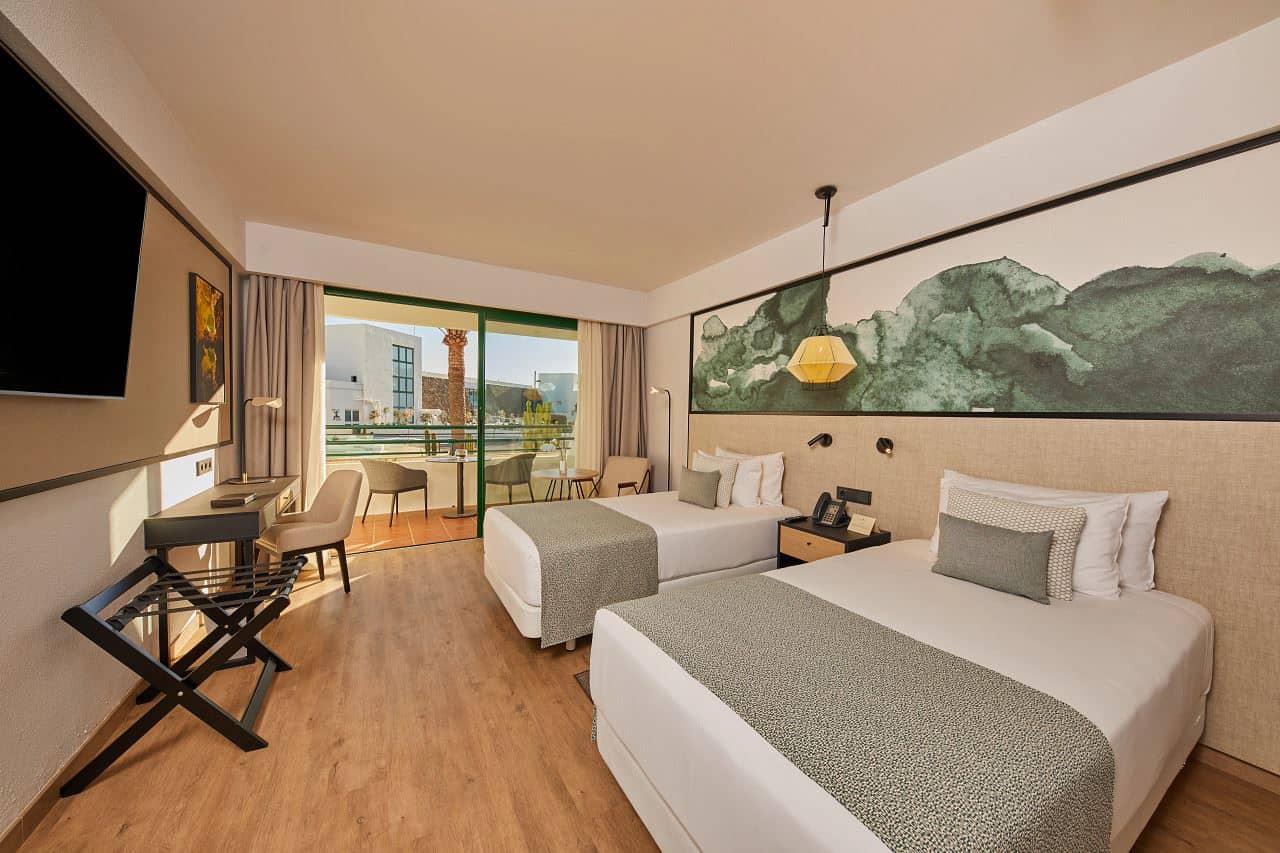 rooms-double-room-balcony-or-terrace