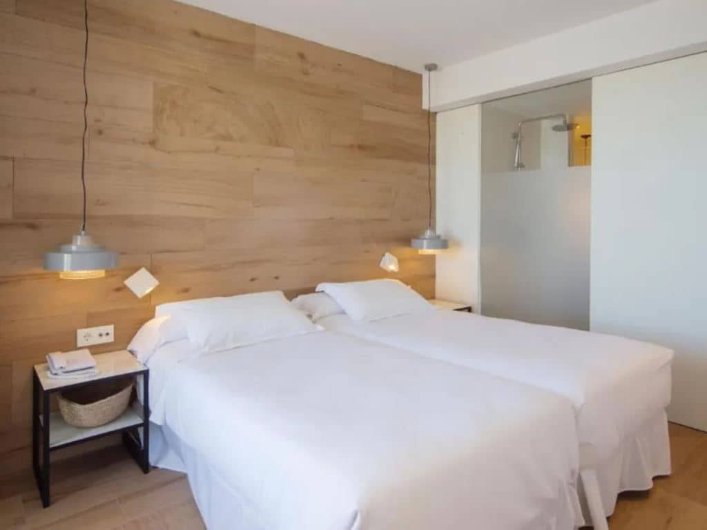 rooms-double-sea-side-view-balcony