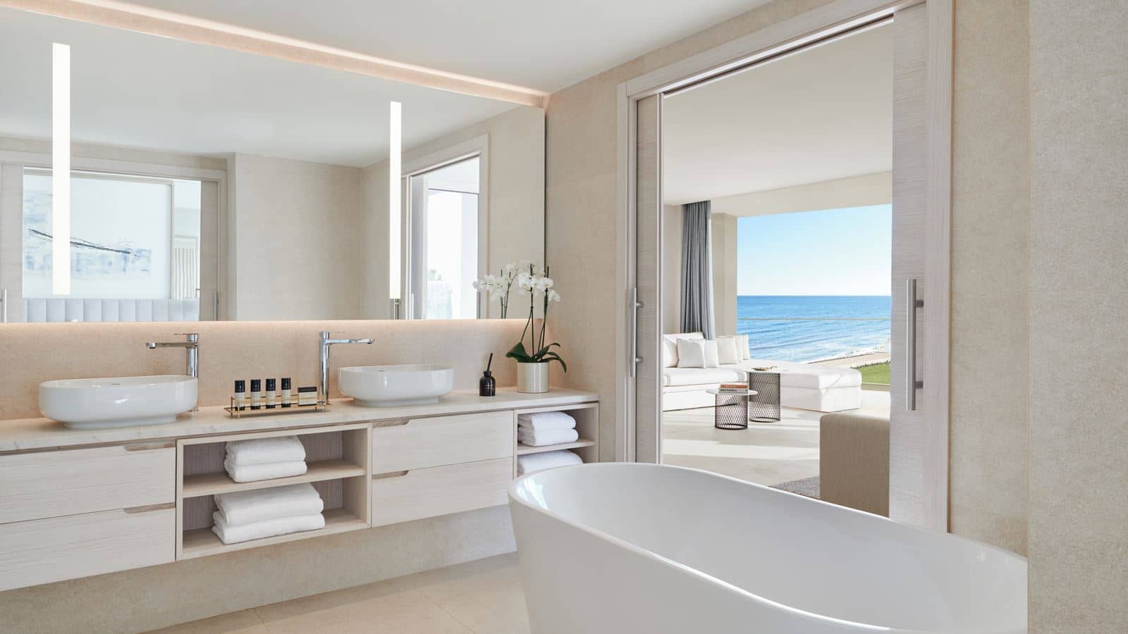 rooms-deluxe-two-bedroom-suite-sea-view