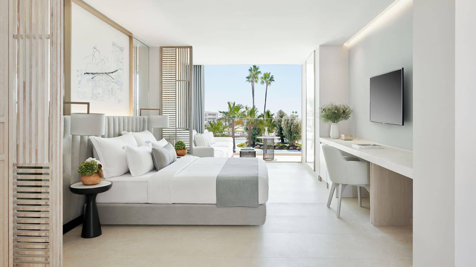rooms-junior-suite-pool-view