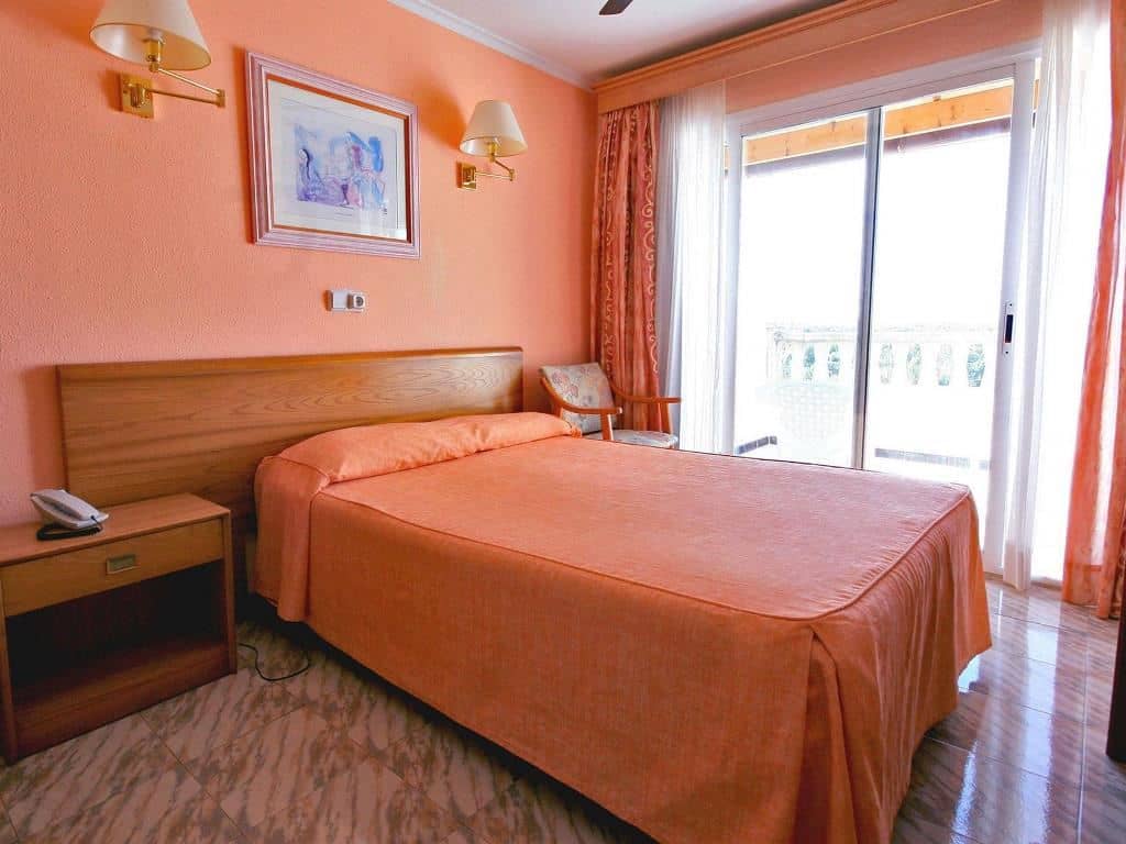 rooms-double-suite-with-terrace-or-balcony