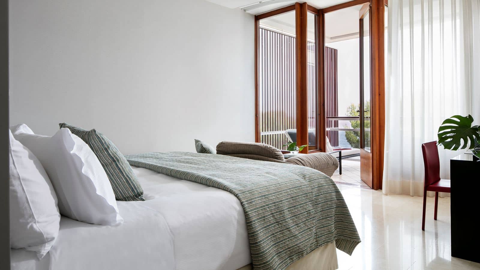 rooms-deluxe-sea-view