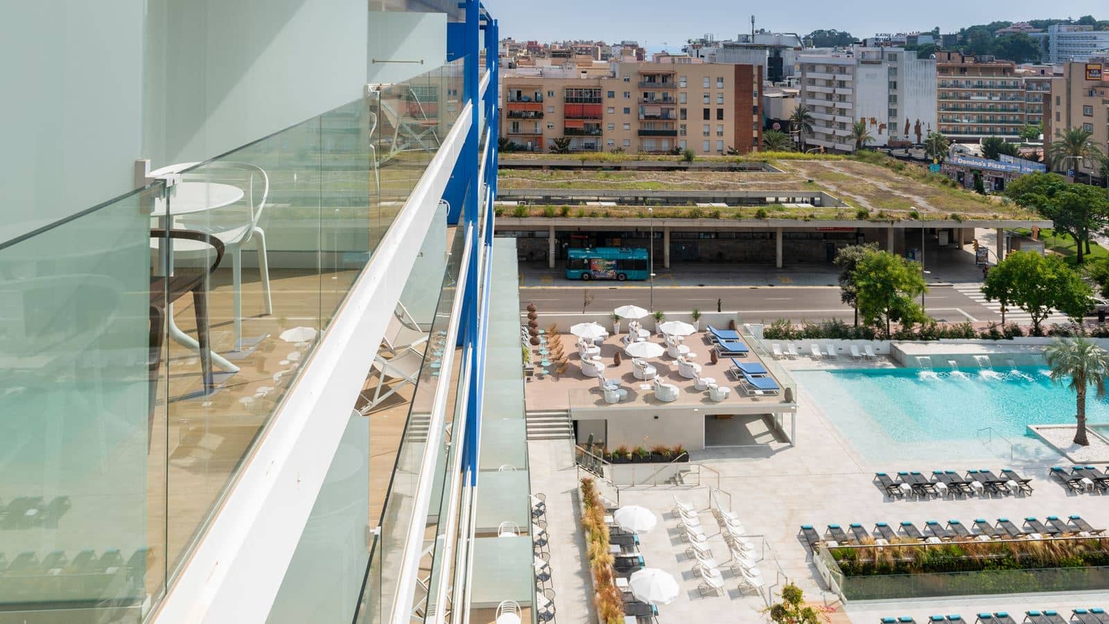 rooms-superior-room-pool-view