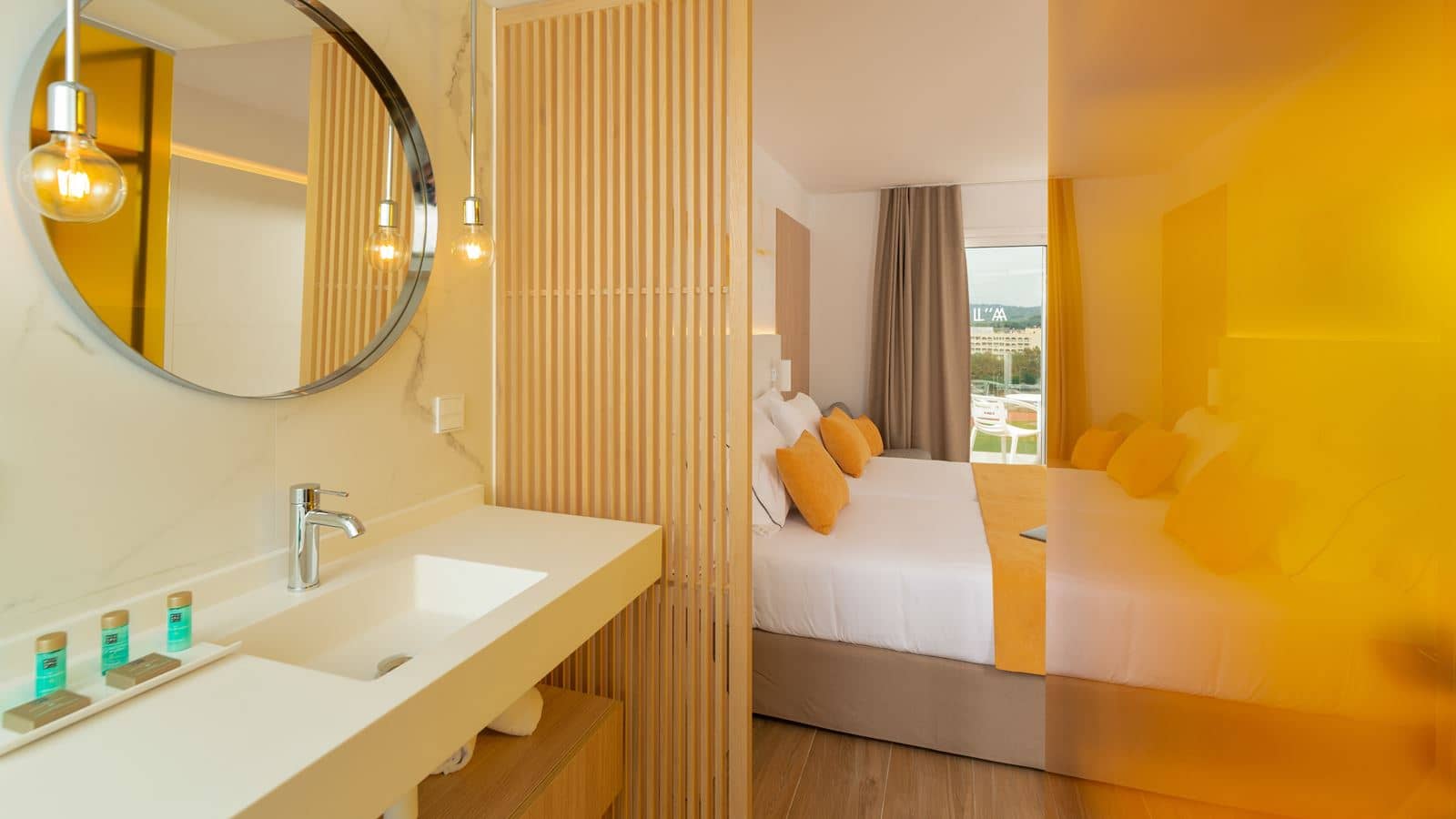 rooms-standard-room