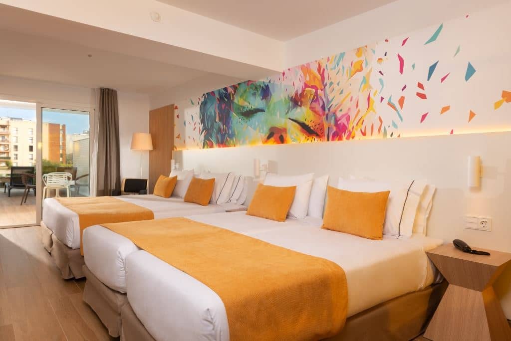 rooms-family-room