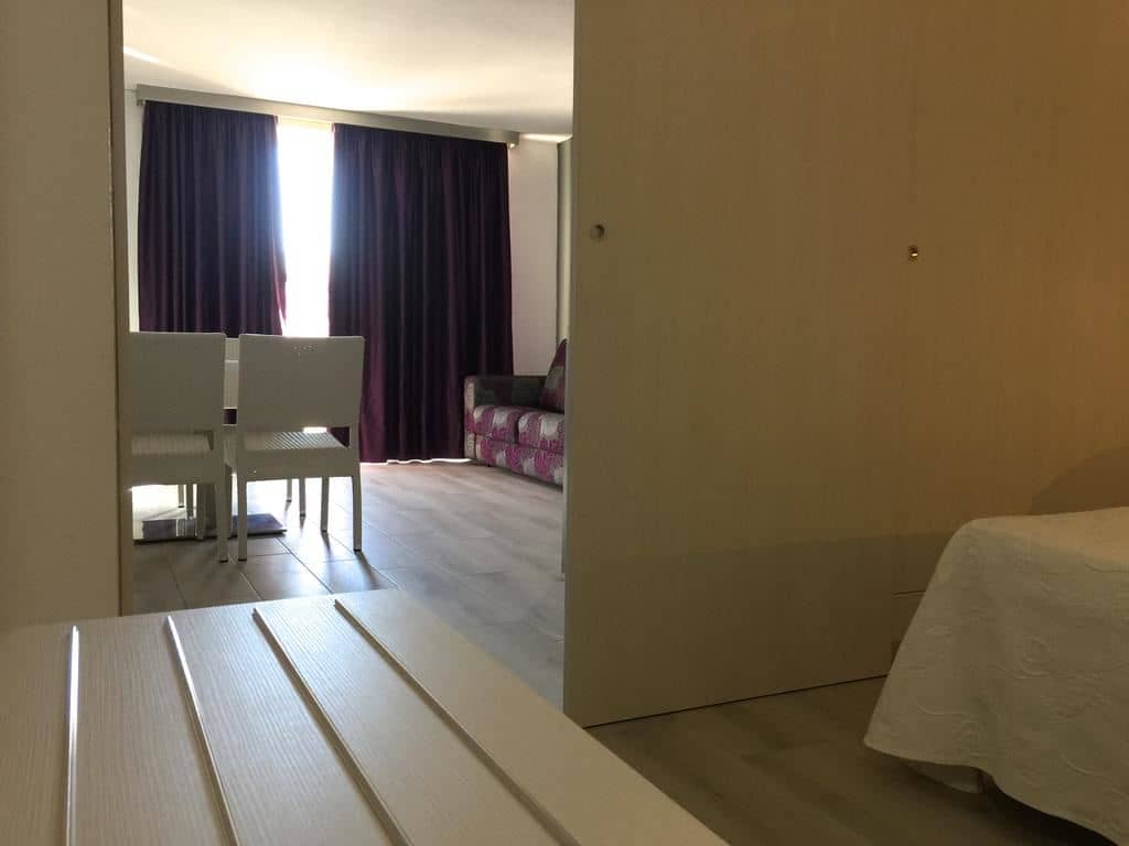 rooms-junior-suite-balcony-or-terrace