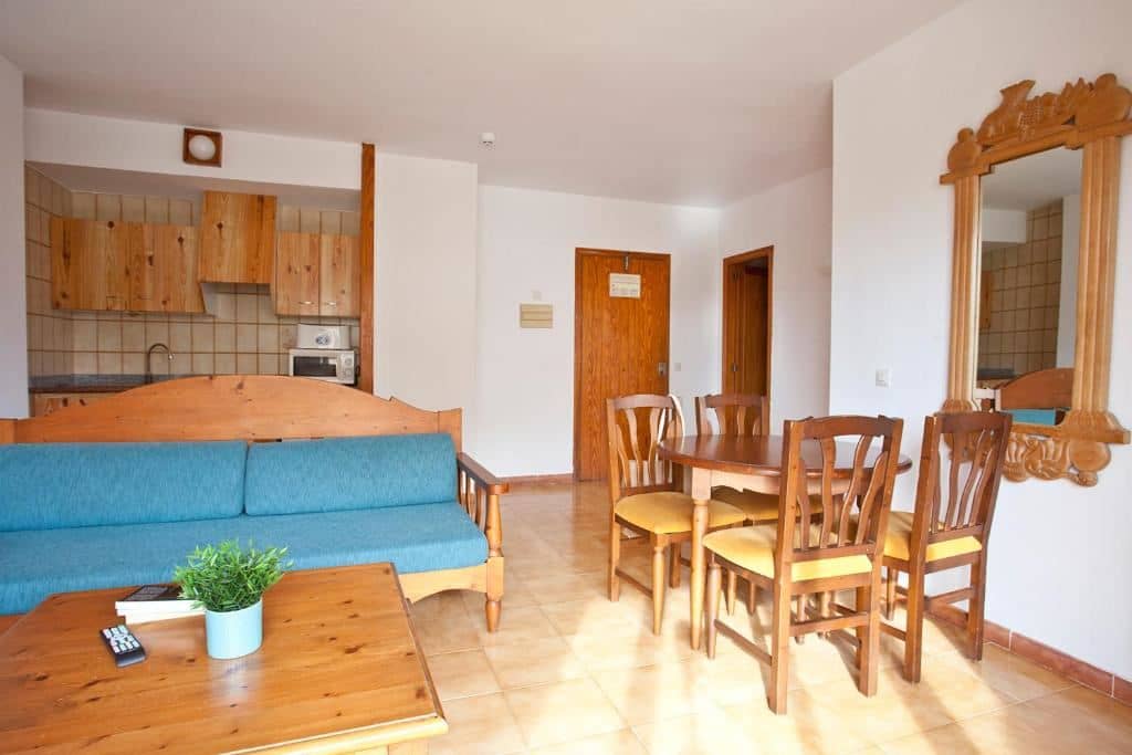 rooms-apartment-balcony-or-terrace