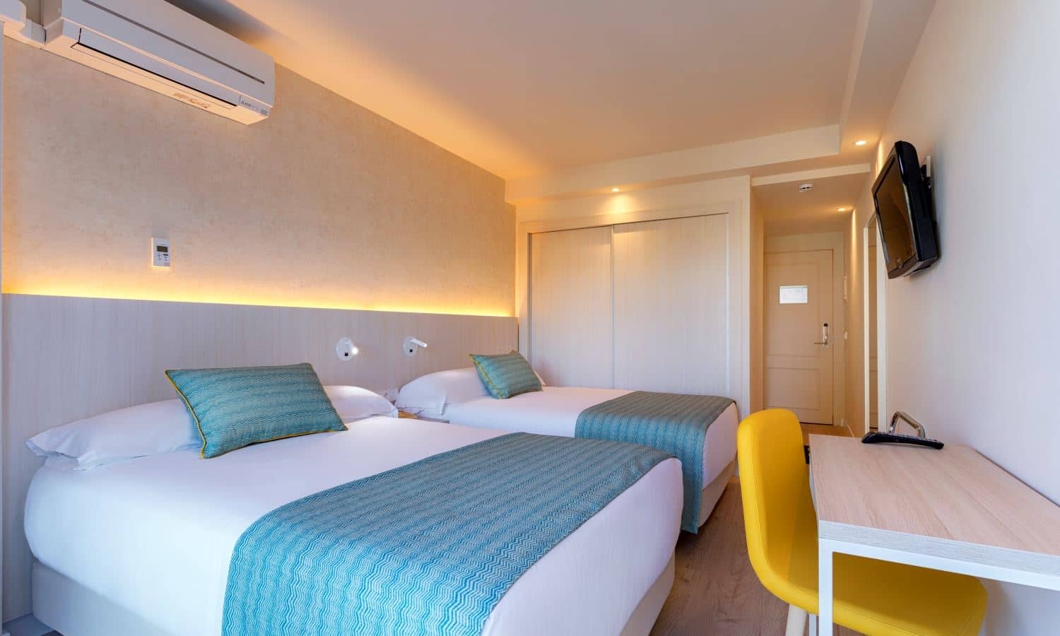 rooms-family-room