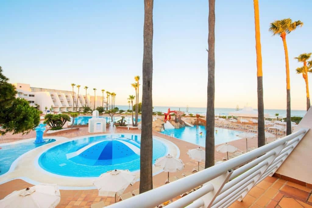 rooms-family-side-sea-view-balcony-or-terrace