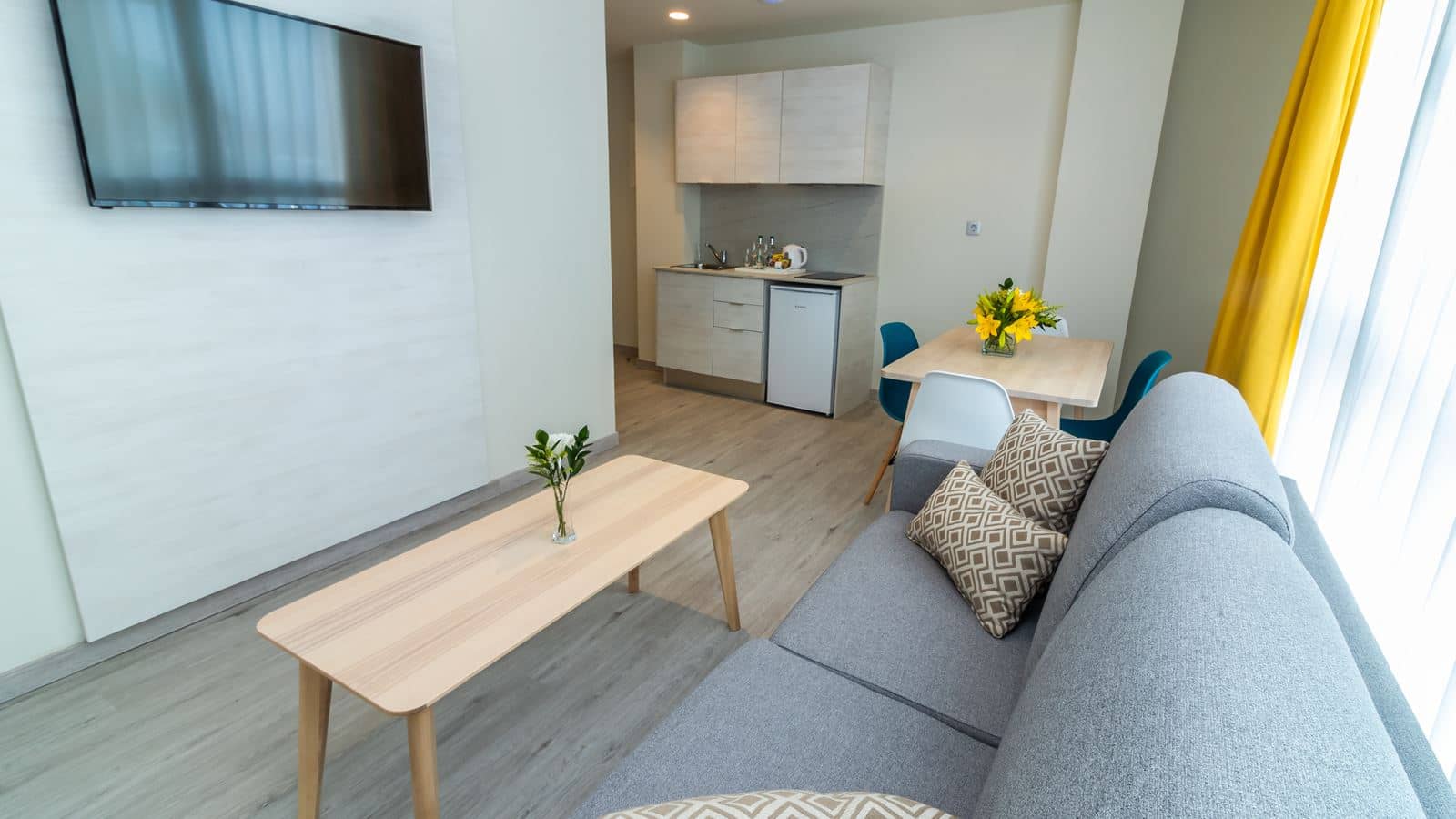 rooms-family-room