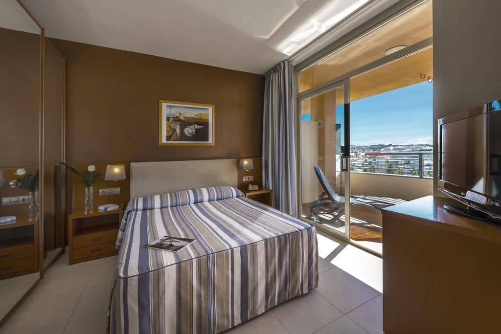 rooms-standard-room