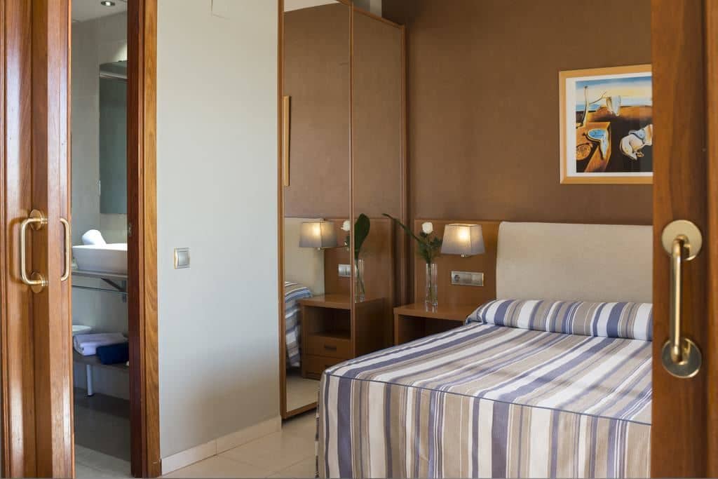 rooms-standard-room