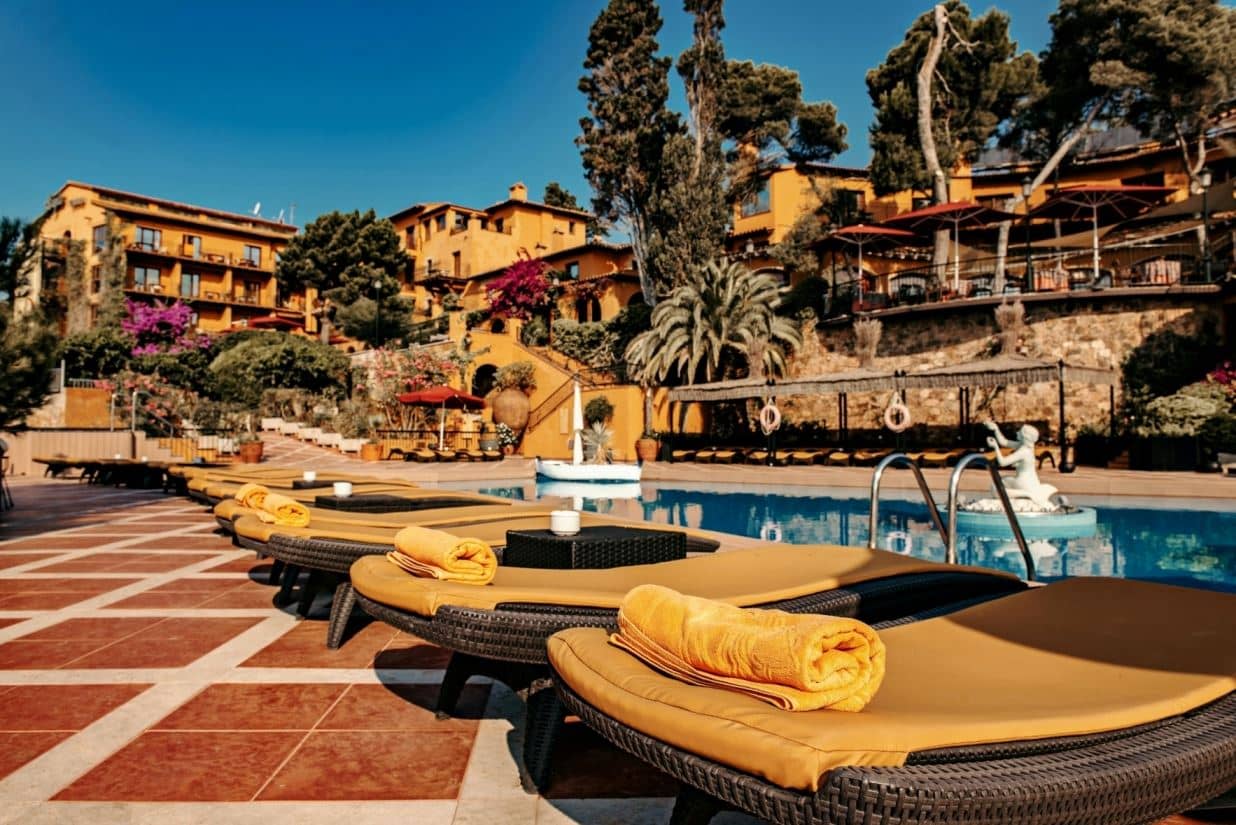 pools-outdoor-pool