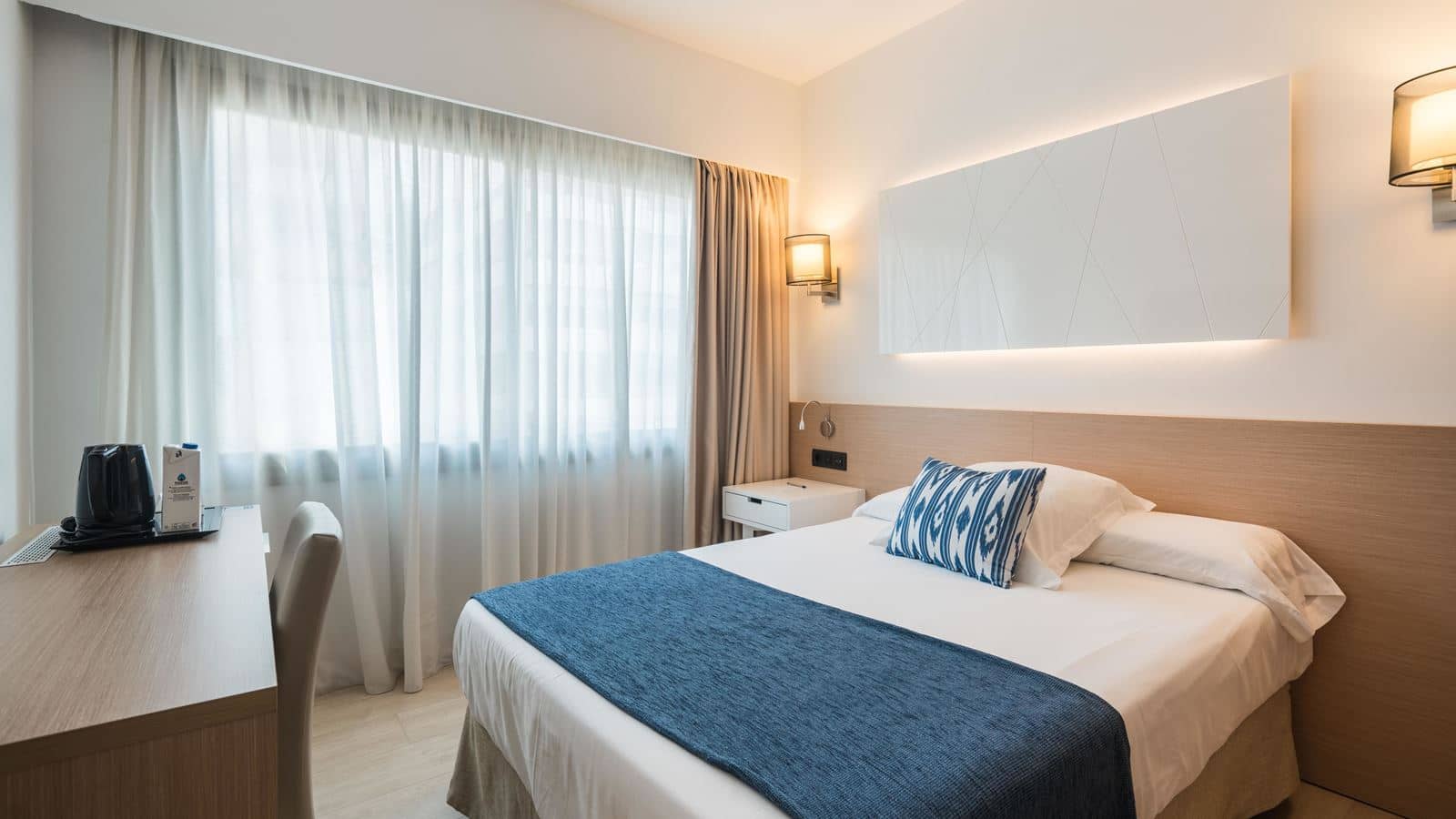 rooms-room-double-balcony-or-terrace