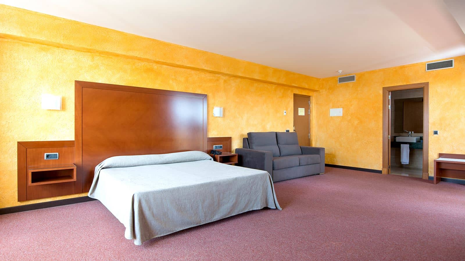 rooms-family-room