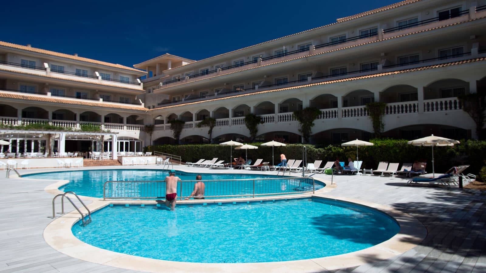 pools-outdoor-pool